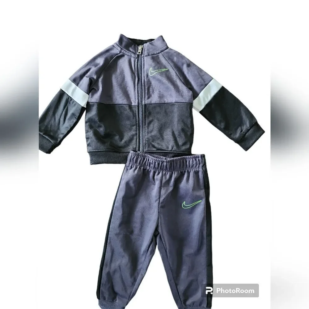 Nike Infant full zip track suit Set - Picture 4 of 8